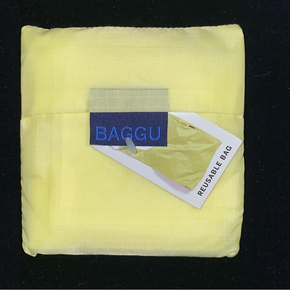 BAGGU Handbags - NWT BAGGU CITRON Standard Size Reusable Bag - Discontinued Color
